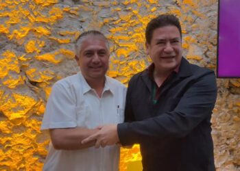 Reacomodos en puerta.